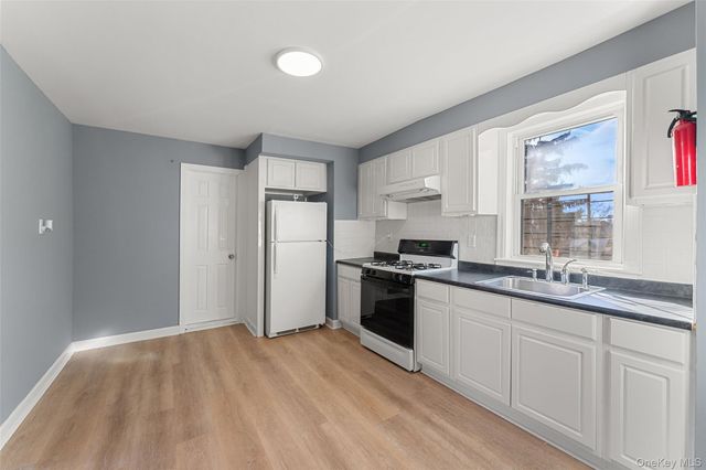 234 Edwards Place 2nd Floor, Yonkers, NY 10703