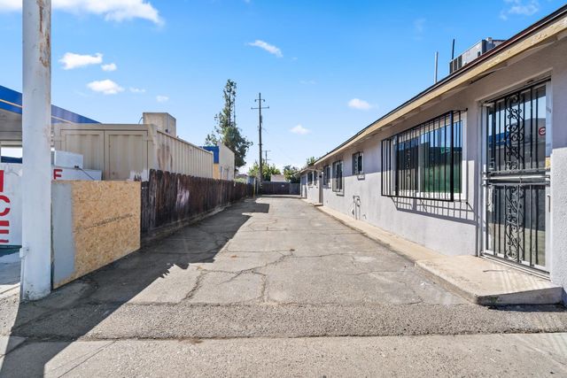 4584 E Tulare Street, Fresno, CA 93702