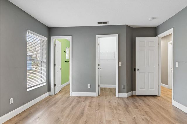 600 W CLARKE STREET, Wildwood, FL 34785