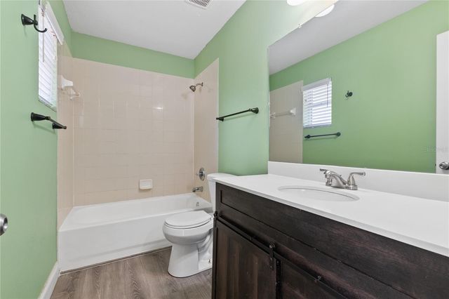 600 W CLARKE STREET, Wildwood, FL 34785