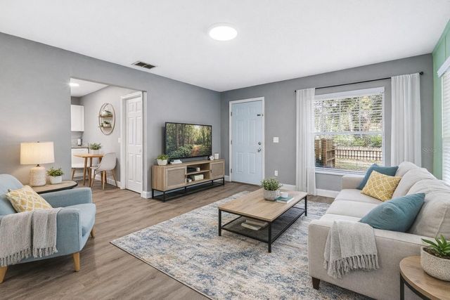 600 W CLARKE STREET, Wildwood, FL 34785