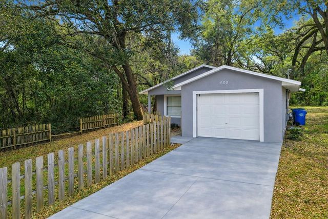 600 W CLARKE STREET, Wildwood, FL 34785