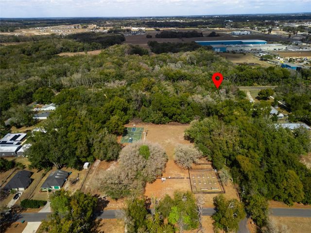 600 W CLARKE STREET, Wildwood, FL 34785