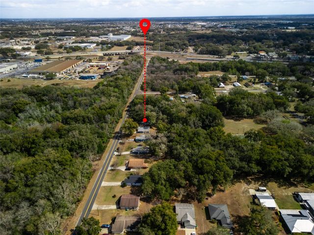 600 W CLARKE STREET, Wildwood, FL 34785