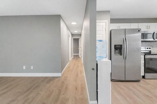 600 W CLARKE STREET, Wildwood, FL 34785