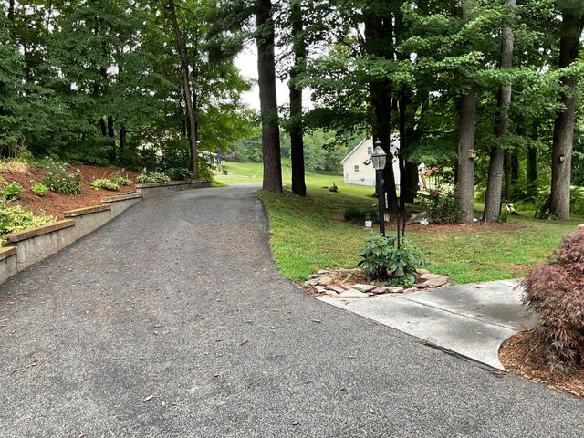 1445 BRYSONIA WENKSVILLE RD, Biglerville, PA 17307