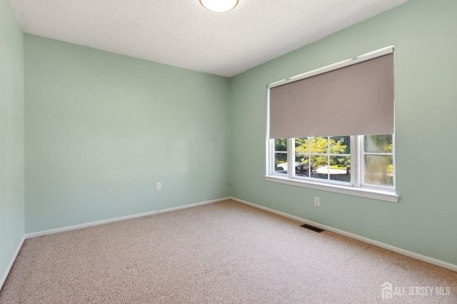 50 Glen Oaks Court, Old Bridge, NJ 08857