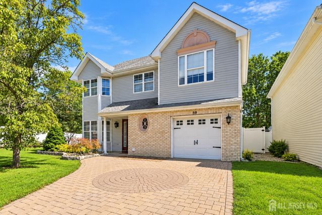 50 Glen Oaks Court, Old Bridge, NJ 08857