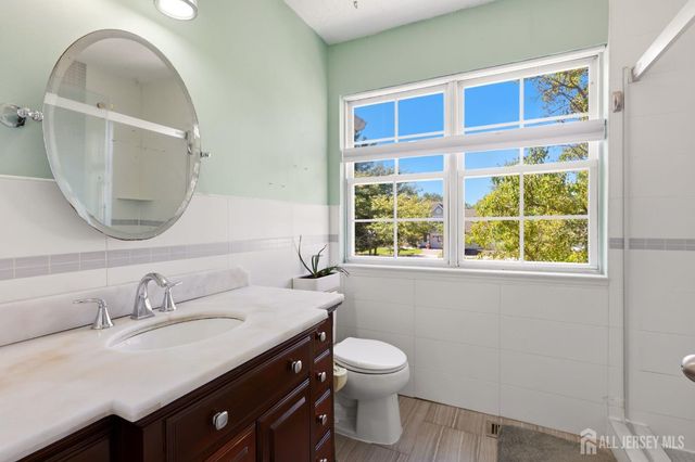 50 Glen Oaks Court, Old Bridge, NJ 08857
