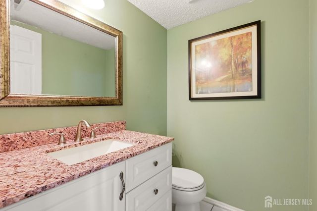 50 Glen Oaks Court, Old Bridge, NJ 08857