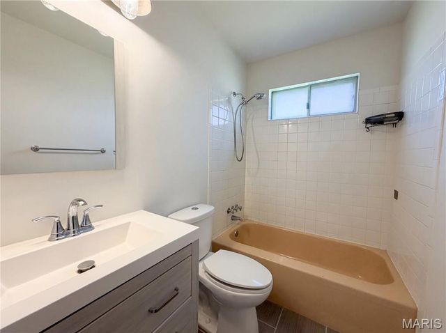 2243 Bolton Street, St Charles, MO 63301