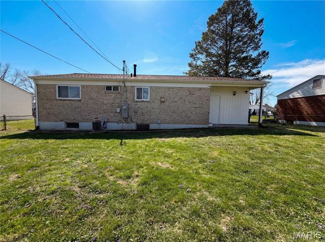 2243 Bolton Street, St Charles, MO 63301