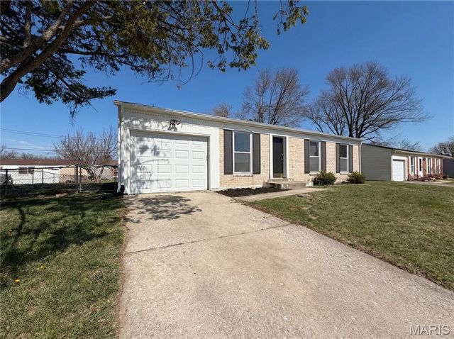 2243 Bolton Street, St Charles, MO 63301