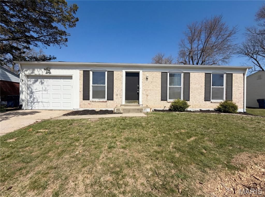 2243 Bolton Street, St Charles, MO 63301