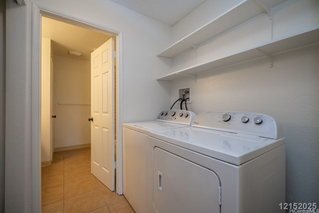 2069 California Avenue 17C, Wahiawa, HI 96786