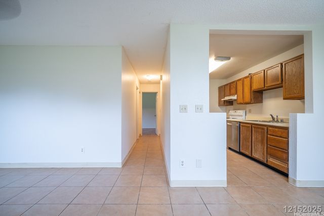2069 California Avenue 17C, Wahiawa, HI 96786