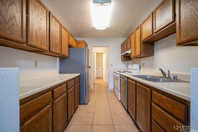 2069 California Avenue 17C, Wahiawa, HI 96786