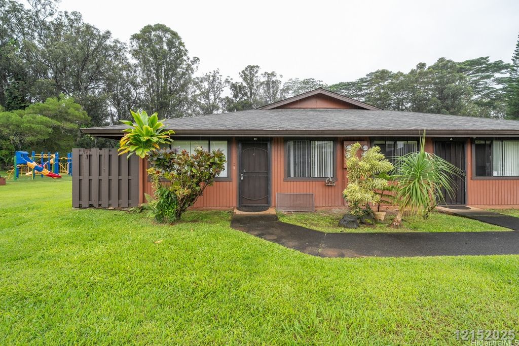 2069 California Avenue 17C, Wahiawa, HI 96786