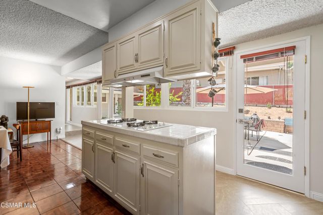 4230 Canoga Avenue, Woodland Hills, CA 91364