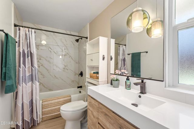 4230 Canoga Avenue, Woodland Hills, CA 91364