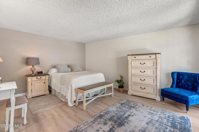 4230 Canoga Avenue, Woodland Hills, CA 91364