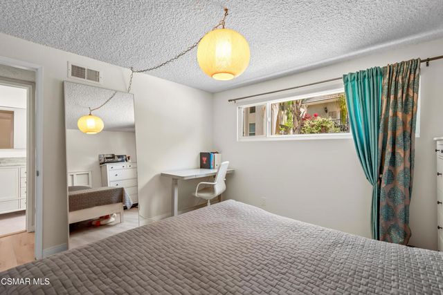 4230 Canoga Avenue, Woodland Hills, CA 91364