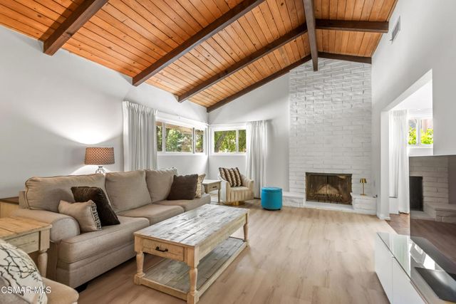 4230 Canoga Avenue, Woodland Hills, CA 91364