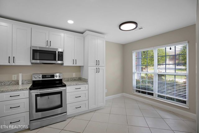 2425 Hallerins Court, Maryville, TN 37801