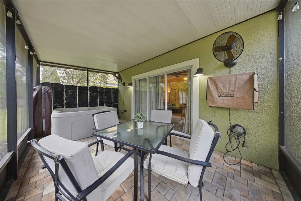 Image 33 of property listing at 20115 INDIAN ROSEWOOD DRIVE, Tampa, FL 33647