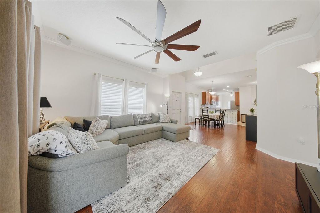 Image 8 of property listing at 20115 INDIAN ROSEWOOD DRIVE, Tampa, FL 33647