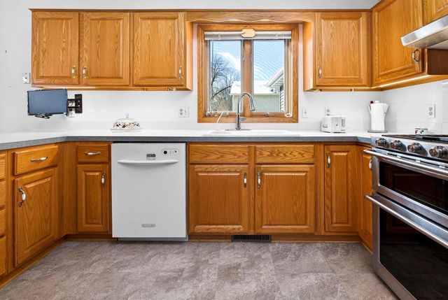 W2967 FARMSTEAD DRIVE, Appleton, WI 54915