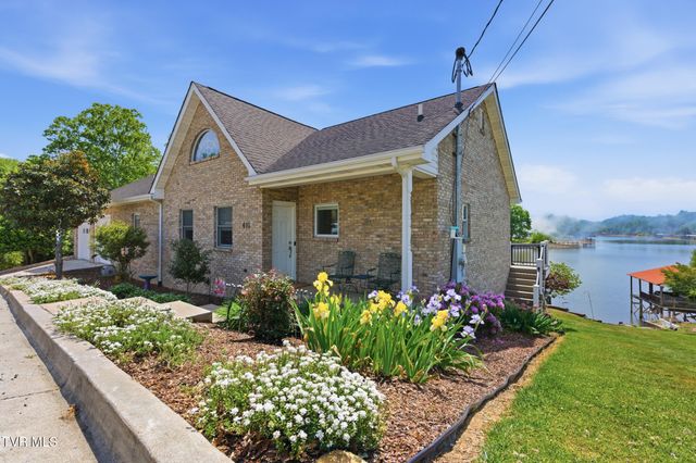 410 Lakeview Street, Bluff City, TN 37618