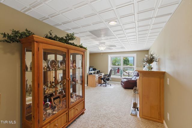 410 Lakeview Street, Bluff City, TN 37618