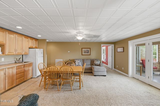 410 Lakeview Street, Bluff City, TN 37618