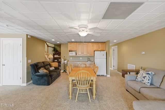 410 Lakeview Street, Bluff City, TN 37618