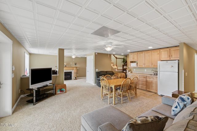 410 Lakeview Street, Bluff City, TN 37618