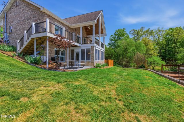 410 Lakeview Street, Bluff City, TN 37618