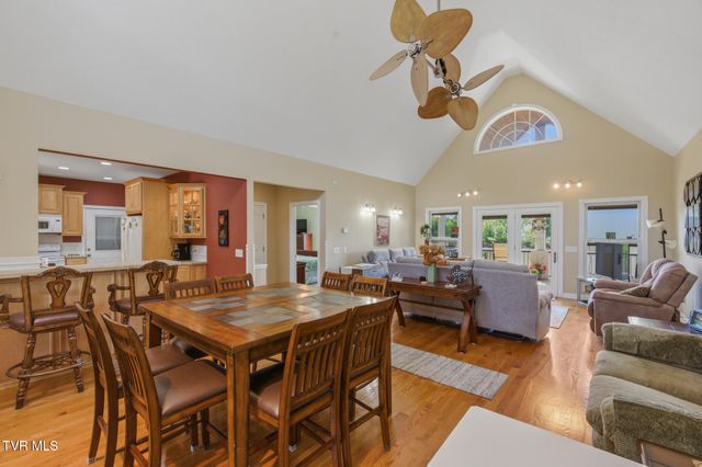 410 Lakeview Street, Bluff City, TN 37618