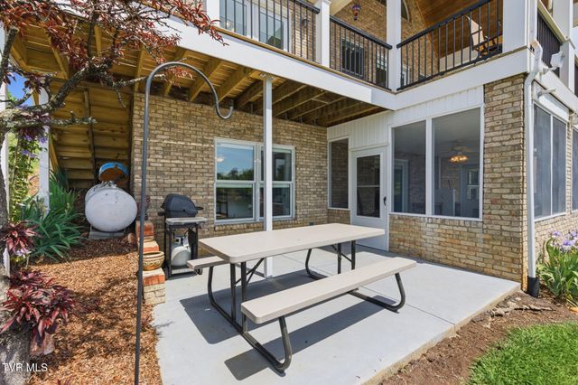410 Lakeview Street, Bluff City, TN 37618