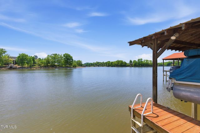 410 Lakeview Street, Bluff City, TN 37618