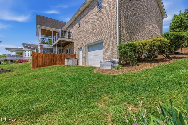 410 Lakeview Street, Bluff City, TN 37618
