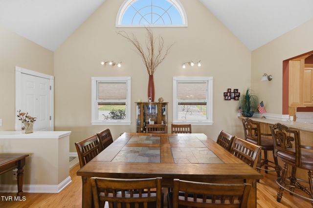 410 Lakeview Street, Bluff City, TN 37618