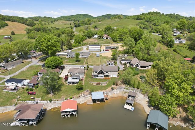 410 Lakeview Street, Bluff City, TN 37618