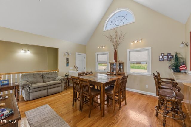 410 Lakeview Street, Bluff City, TN 37618