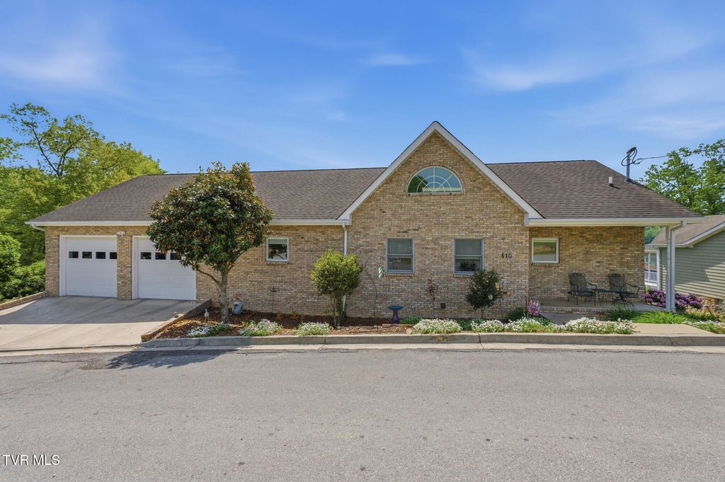 410 Lakeview Street, Bluff City, TN 37618