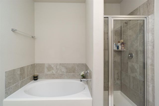 513 Sugar Trail Drive, League City, TX 77573