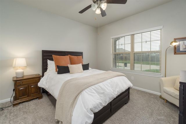 513 Sugar Trail Drive, League City, TX 77573