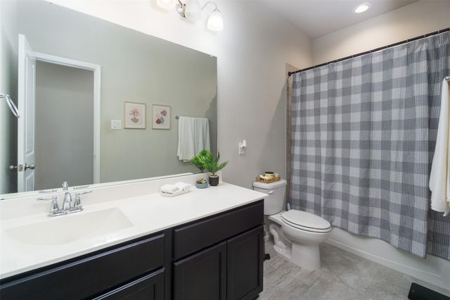 513 Sugar Trail Drive, League City, TX 77573