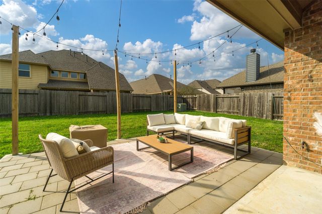 513 Sugar Trail Drive, League City, TX 77573