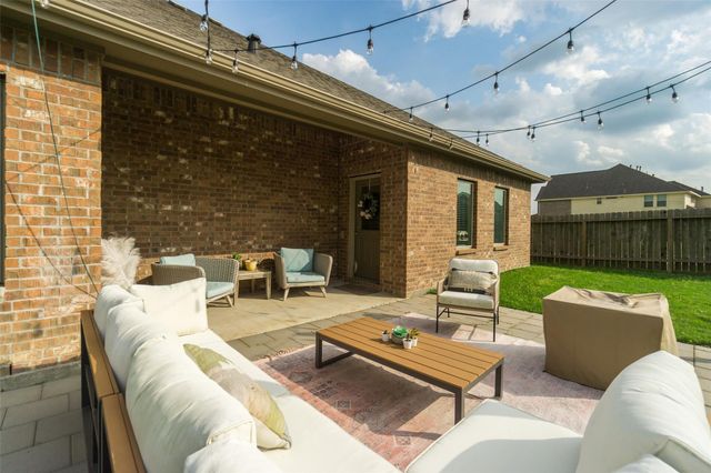 513 Sugar Trail Drive, League City, TX 77573